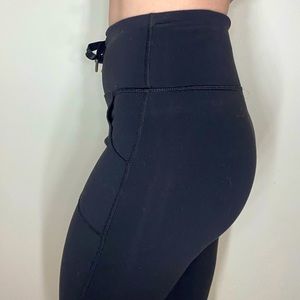 Lululemon joggers black tie/drawstring slim fitting